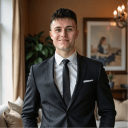 Kyle Johnson headshot